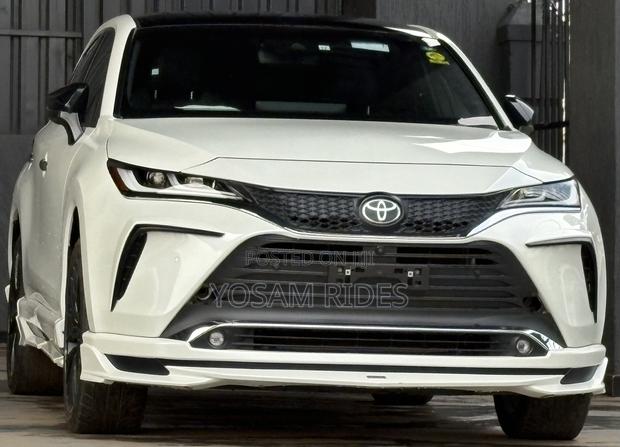 Toyota Harrier 2.0 2021 White
