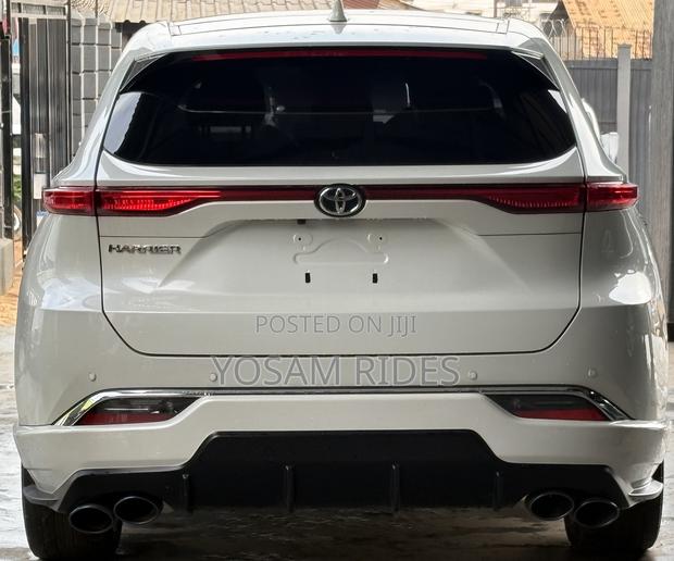 Toyota Harrier 2.0 2021 White