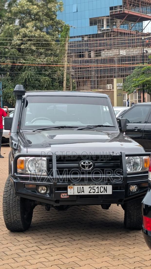 Toyota Land Cruiser 79 Series 2017 Gray