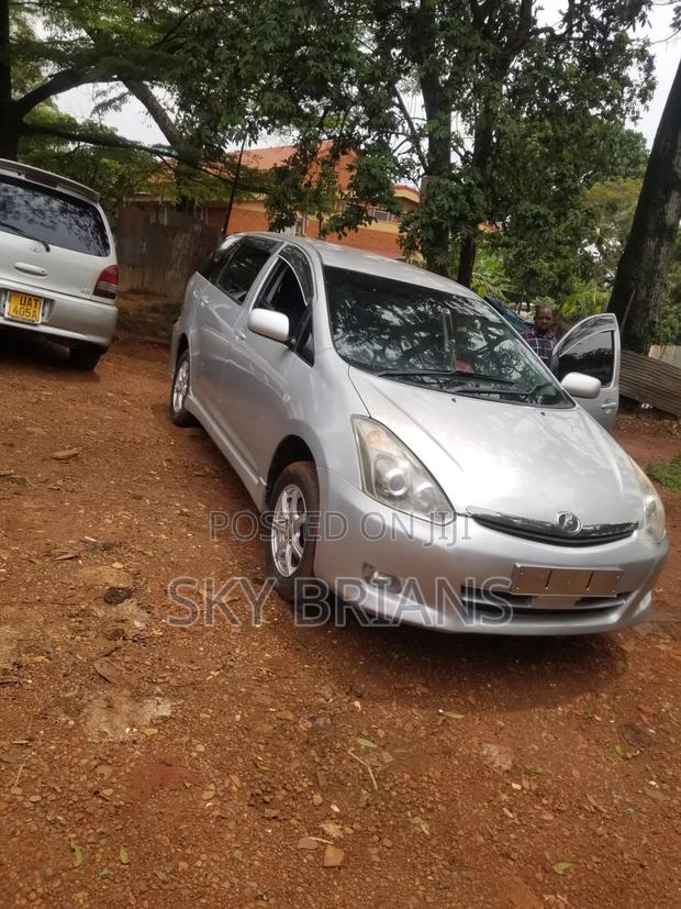 Toyota Wish 2007 Silver