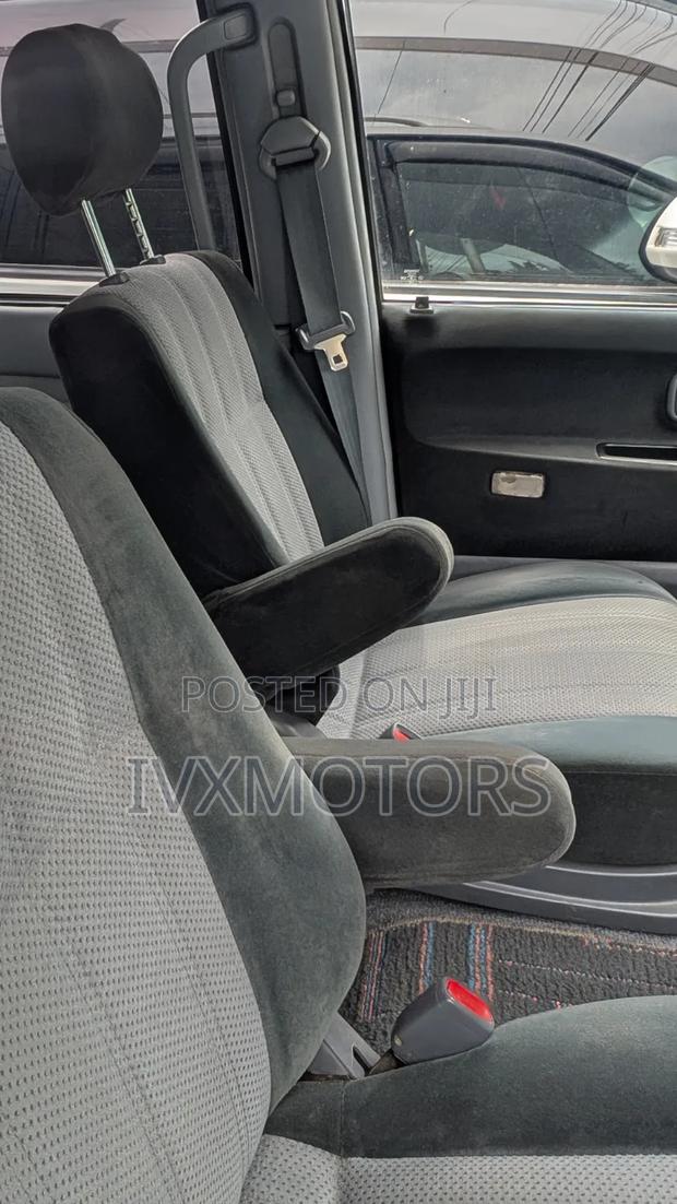 Toyota Noah 2.0 FWD (8 Seater) 2002 Silver