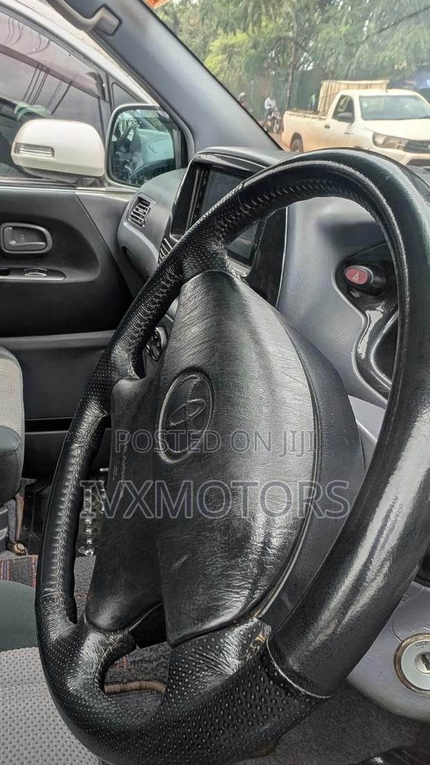 Toyota Noah 2.0 FWD (8 Seater) 2002 Silver