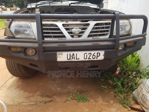 Nissan Patrol 2000 Green