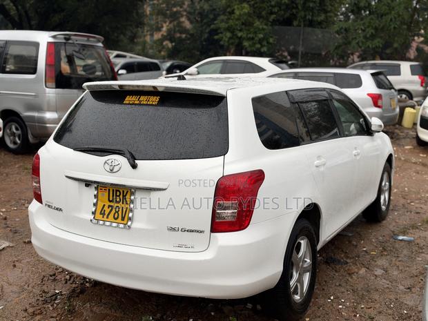 Toyota Corolla Fielder 2009 White