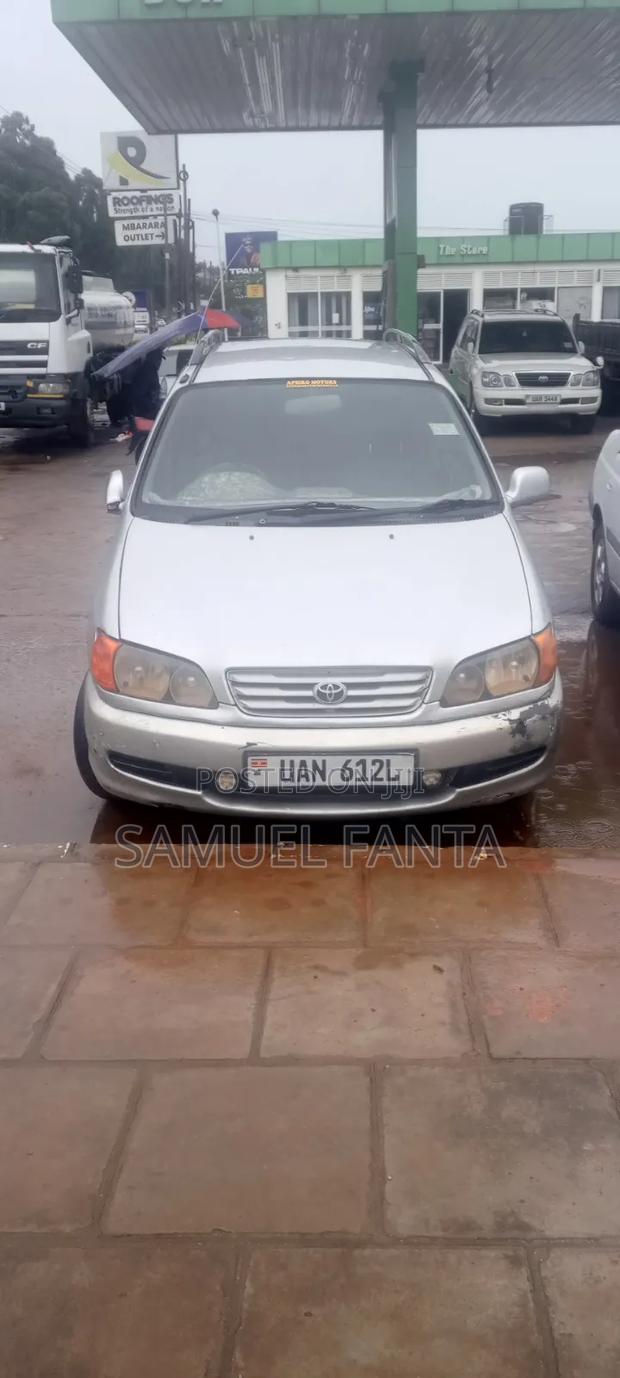 Toyota Ipsum 1998 Silver