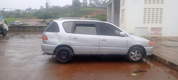 Toyota Ipsum 1998 Silver