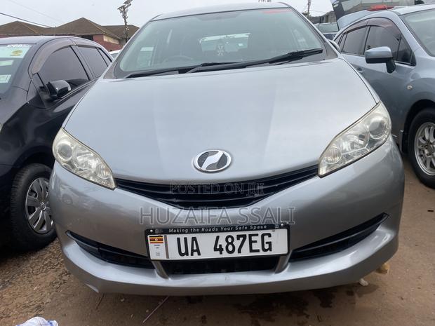 Toyota Wish 2012 Gray