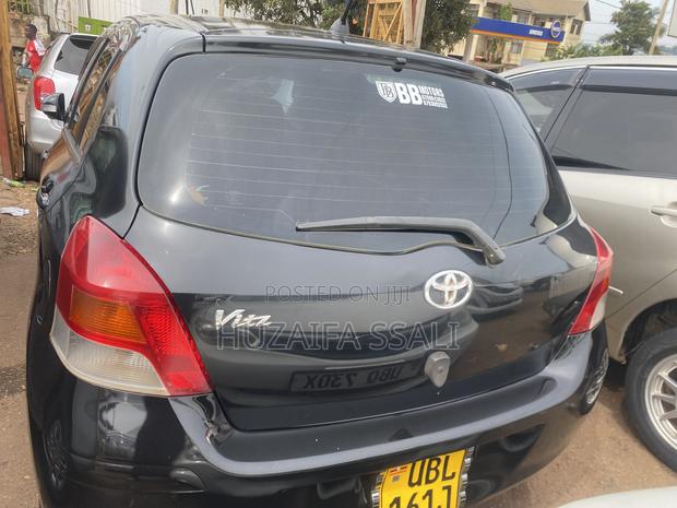 Toyota Vitz 2010 Black