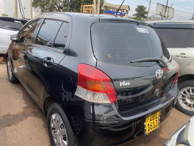 Toyota Vitz 2010 Black