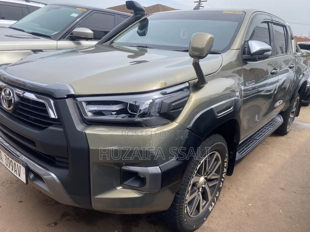 Toyota Hilux 2018 Gray