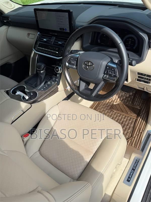 Toyota Land Cruiser 2026 White