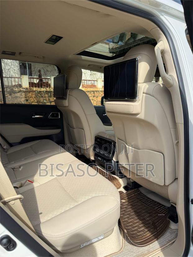 Toyota Land Cruiser 2026 White