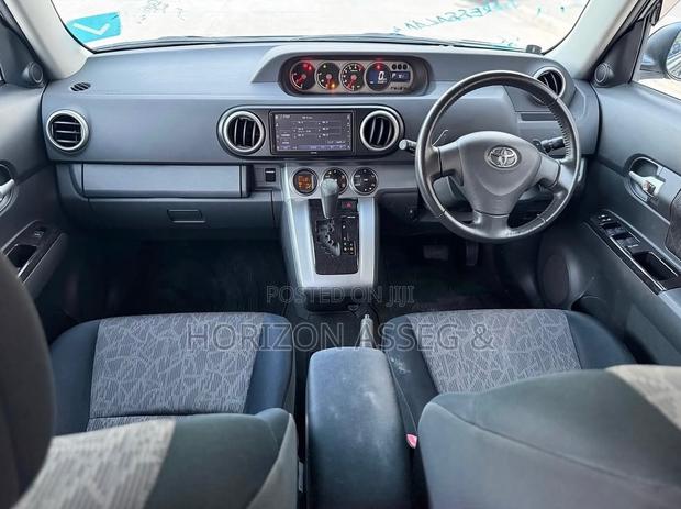 Toyota Corolla Rumion 2011 Black