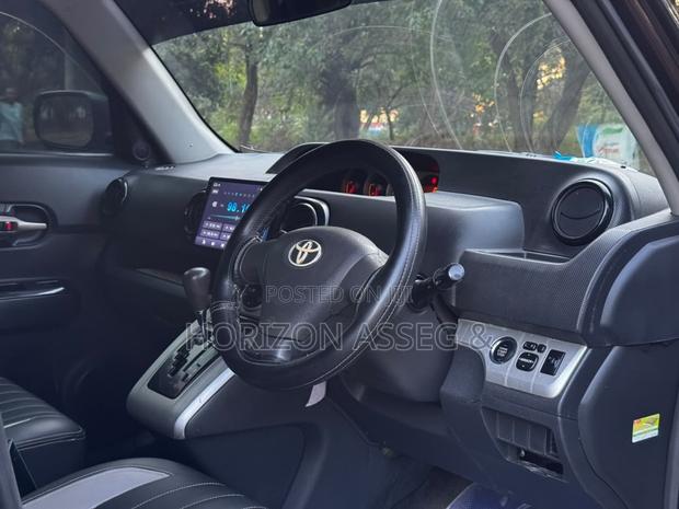 Toyota Corolla Rumion 2011 Maroon