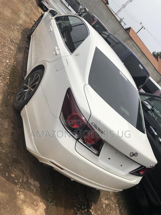 Toyota Crown 2015 White