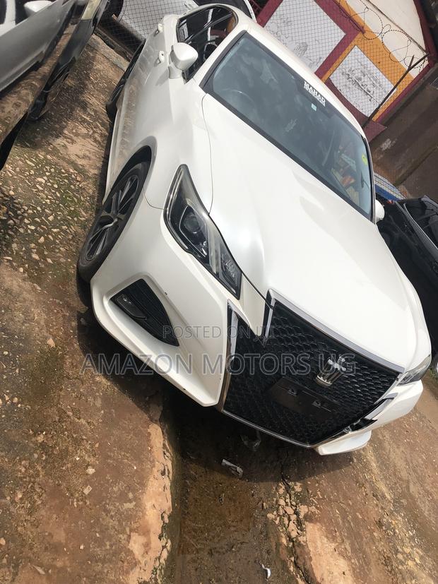 Toyota Crown 2015 White