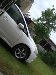 Mitsubishi Grandis 2004 Off white for sale