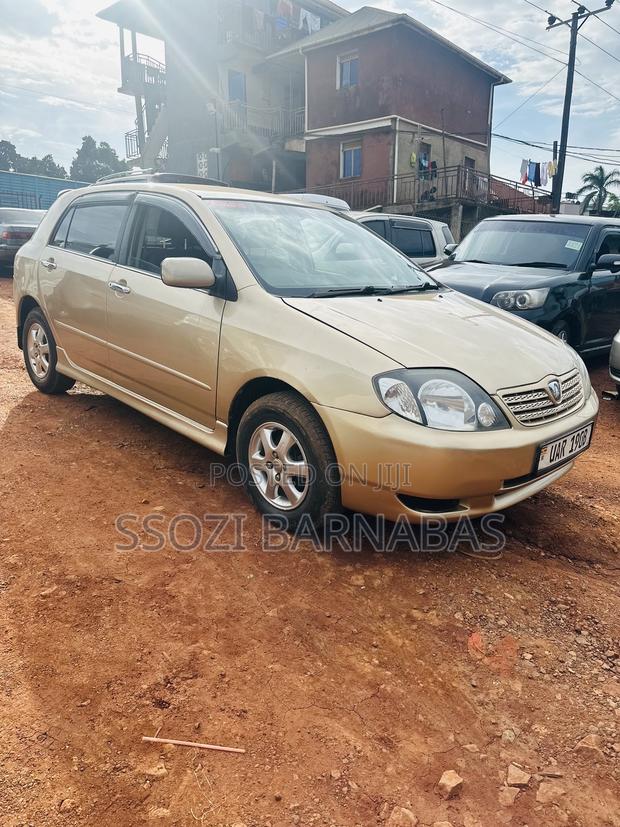 Toyota Allex 2004
