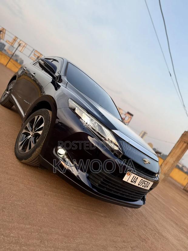 Toyota Harrier 2.0 2016 Black