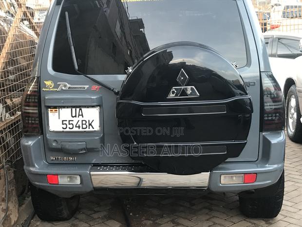 Mitsubishi Pajero 2009 Gray