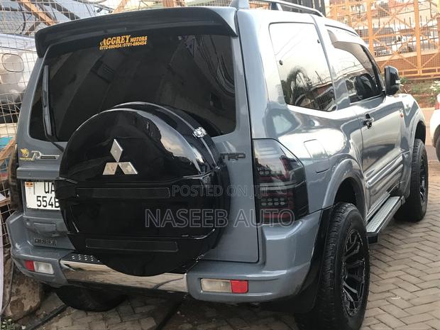 Mitsubishi Pajero 2009 Gray