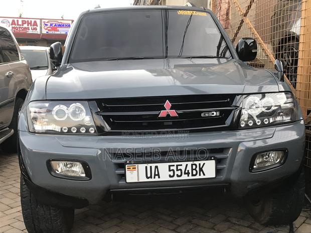 Mitsubishi Pajero 2009 Gray