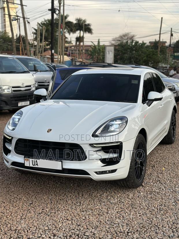 Porsche Macan GTS 2018 White