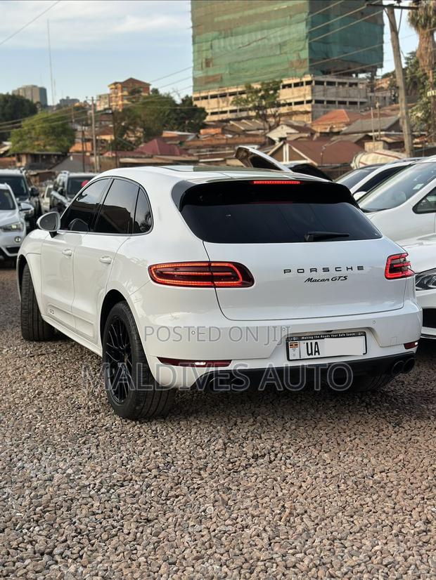 Porsche Macan GTS 2018 White