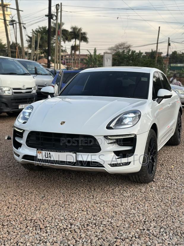 Porsche Macan GTS 2018 White