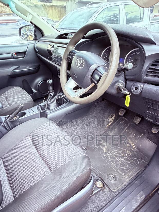 Toyota Hilux 2017 Black