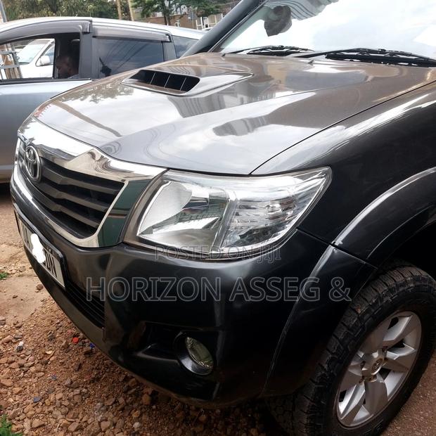 Toyota Hilux 2014 Black