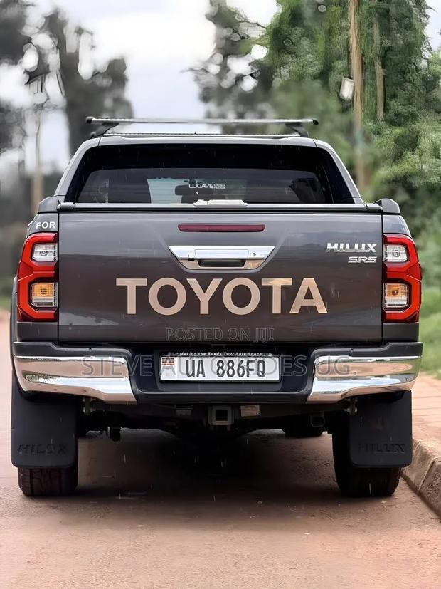 Toyota Hilux Revo Double Cab Deisel 2.8 RWD 2018 Gray