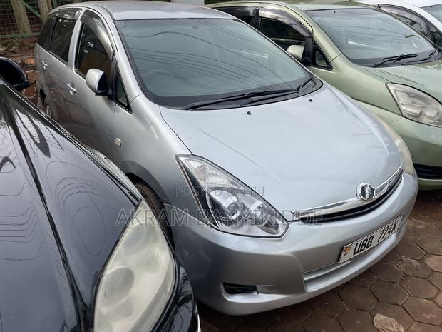 Toyota Wish 2004 Silver