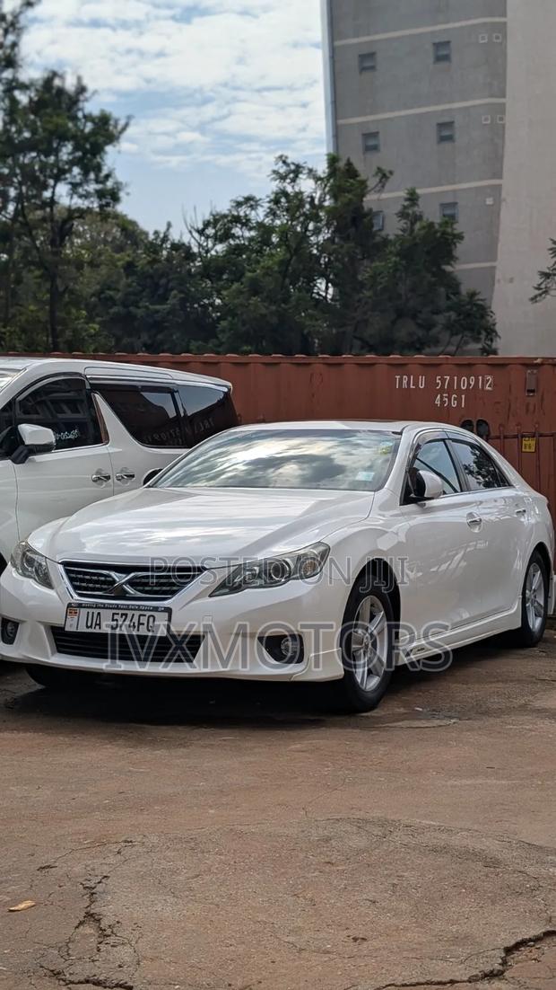 Toyota Mark X 2.5 AWD 2011 White