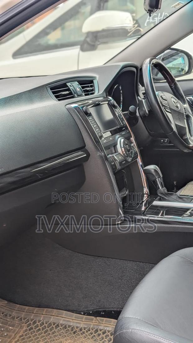 Toyota Mark X 2.5 AWD 2011 White