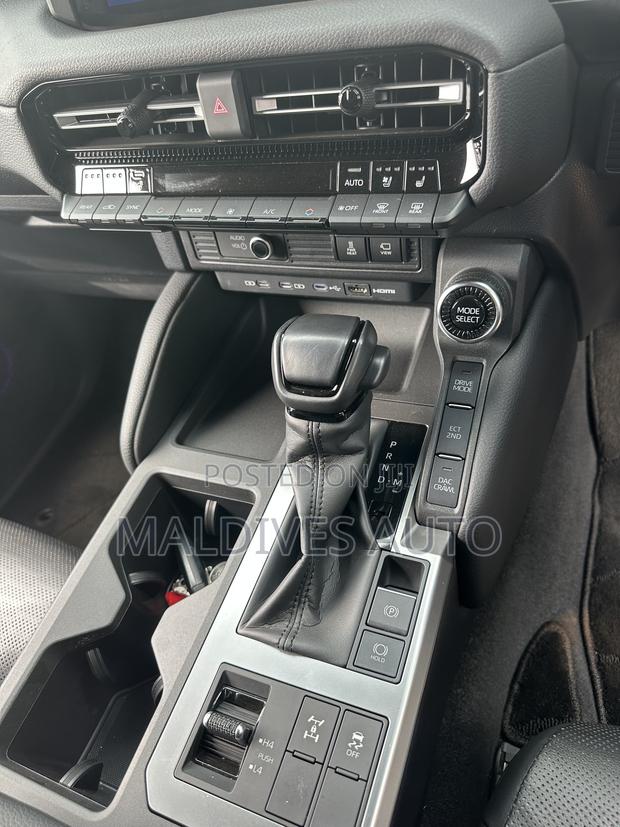 Toyota Land Cruiser Prado 2.8 2024 Gray