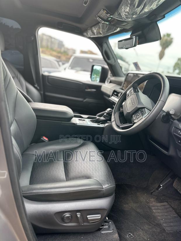 Toyota Land Cruiser Prado 2.8 2024 Gray