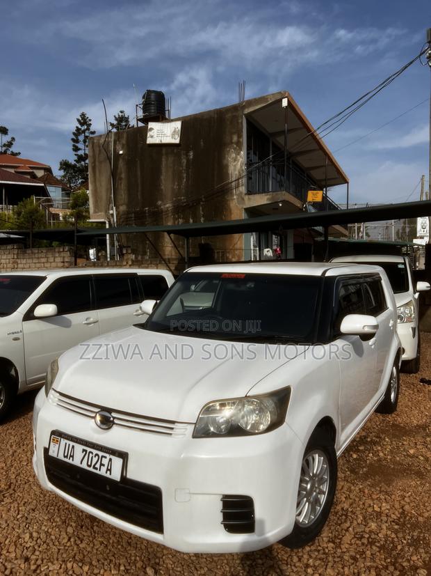 Toyota Corolla Rumion Hatchback 1.5 FWD 2014 White