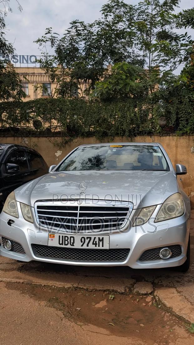 Mercedes-Benz E300 2009 Silver