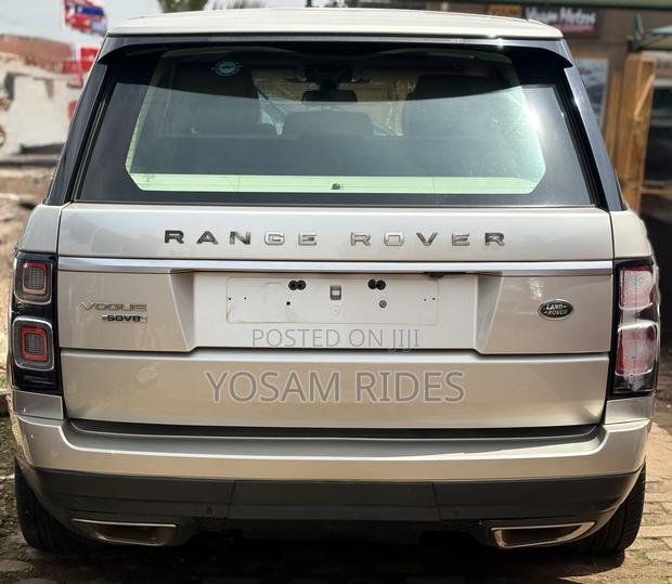 Land Rover Range Rover Vogue 2016 Gold