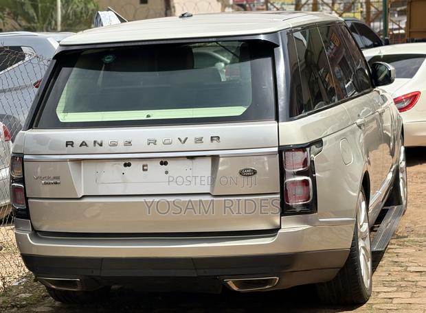 Land Rover Range Rover Vogue 2016 Gold