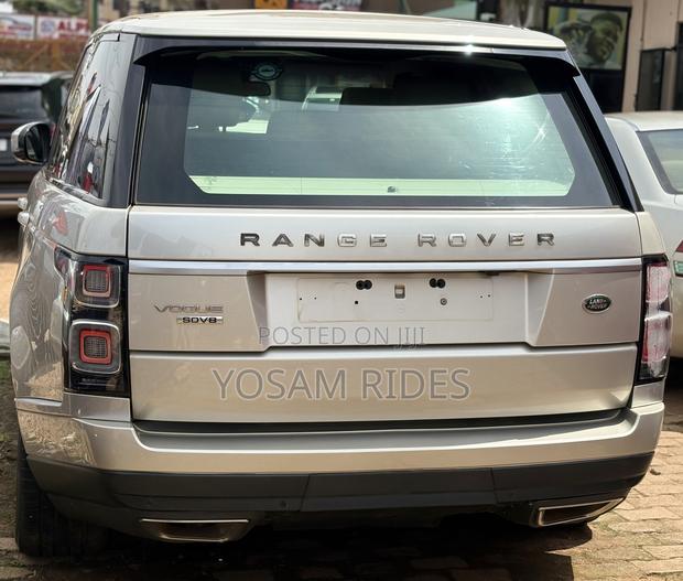 Land Rover Range Rover Vogue 2016 Gold