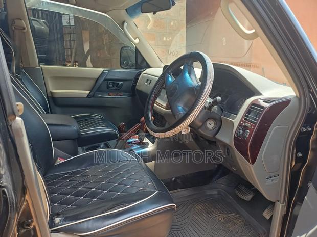 Mitsubishi Pajero Sport 2004 Black