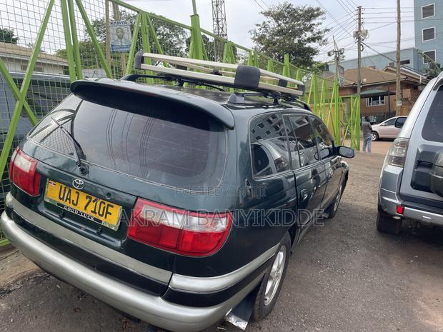 Toyota Caldina 1999 Black