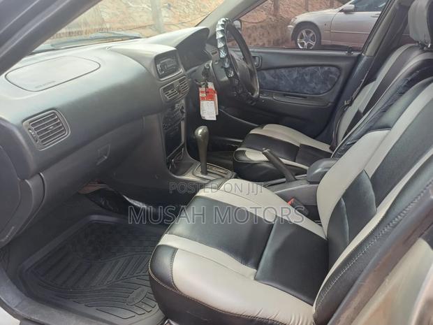Toyota Carib 2000 Gray