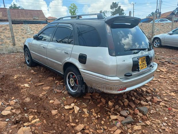 Toyota Carib 2000 Gray