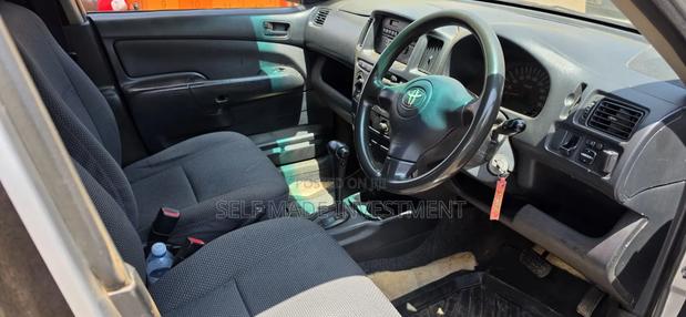 Toyota Succeed 2009 Silver