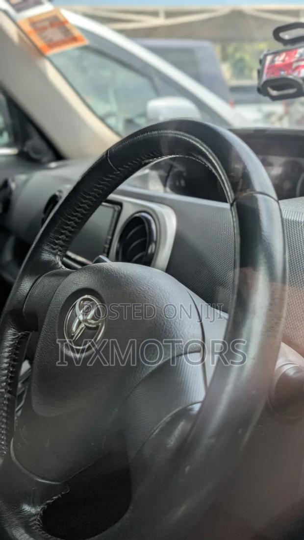 Toyota Corolla Rumion Hatchback 1.5 FWD 2009 Silver