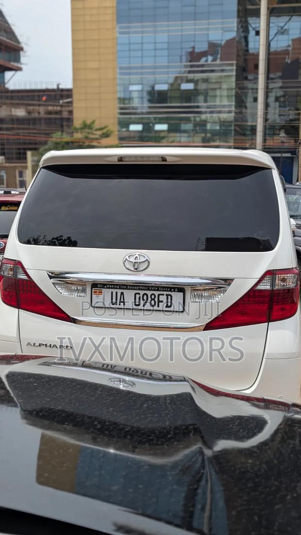 Toyota Alphard 2.4 Petrol AWD 2010 White