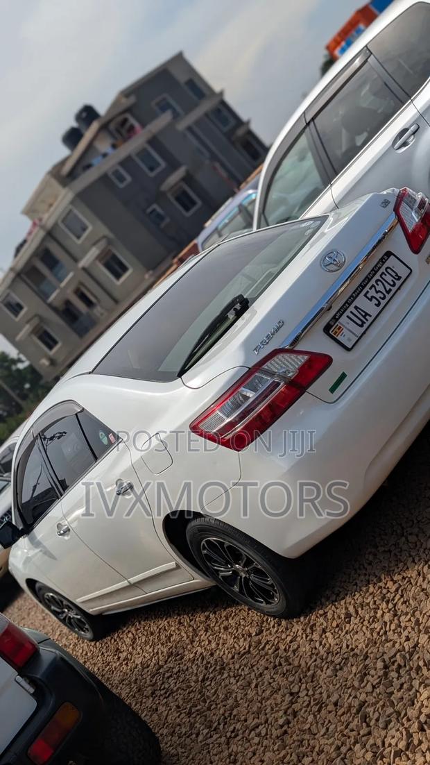 Toyota Premio 1.8 AWD 2012 White
